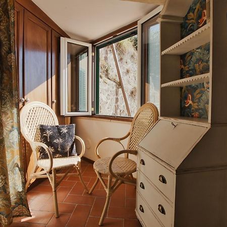Appartamento Le Scalette เนมี ภายนอก รูปภาพ