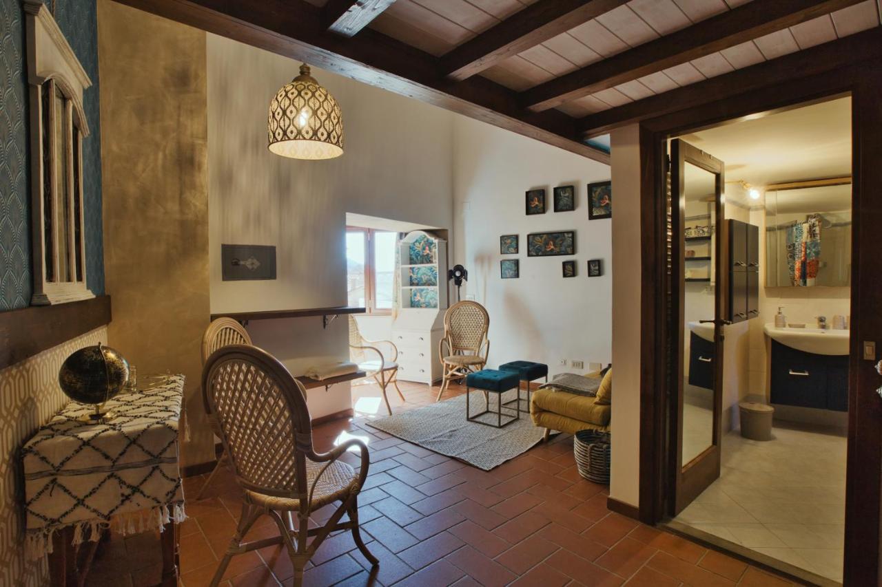 Appartamento Le Scalette เนมี ภายนอก รูปภาพ
